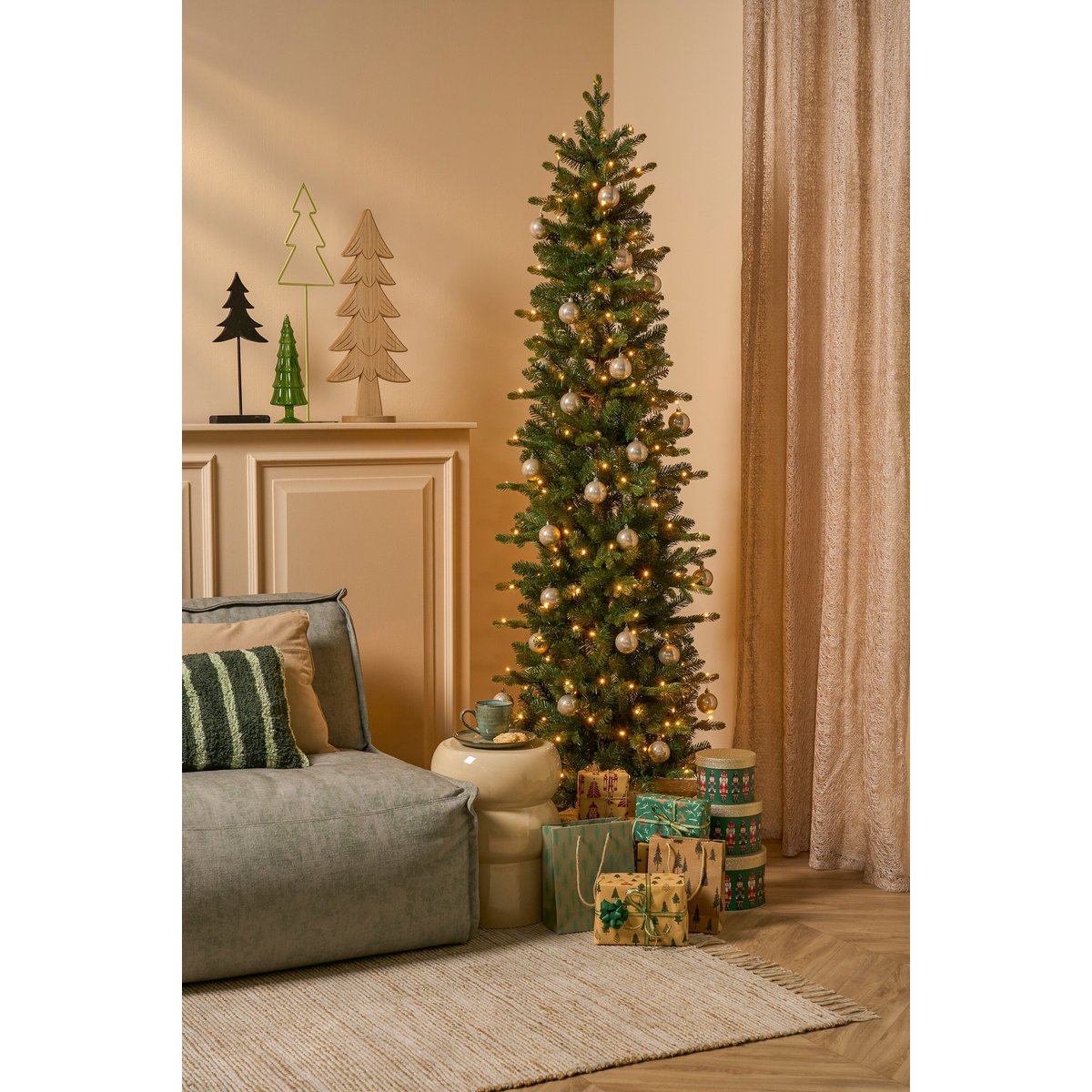Kunstkerstboom Harma Verlicht Groen - 215 cm