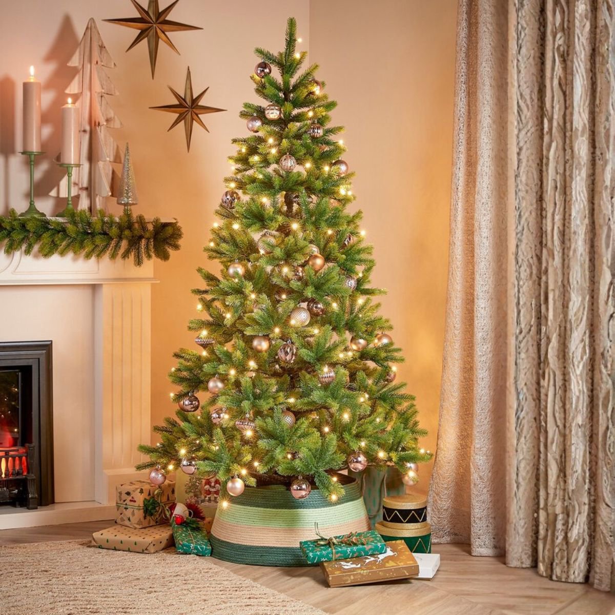 Kunstkerstboom Nagoya Verlicht Groen - 240 cm