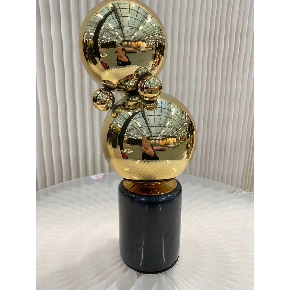 Marmer en messing sculptuur zwart/goud