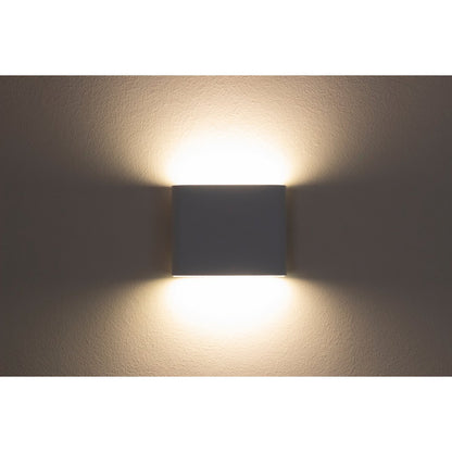 Noteloze wandlicht "kubus" magnetisch, ca. 10 x 10 cm, gemaakt van wit metaal, met bewegingssensor - OutHome