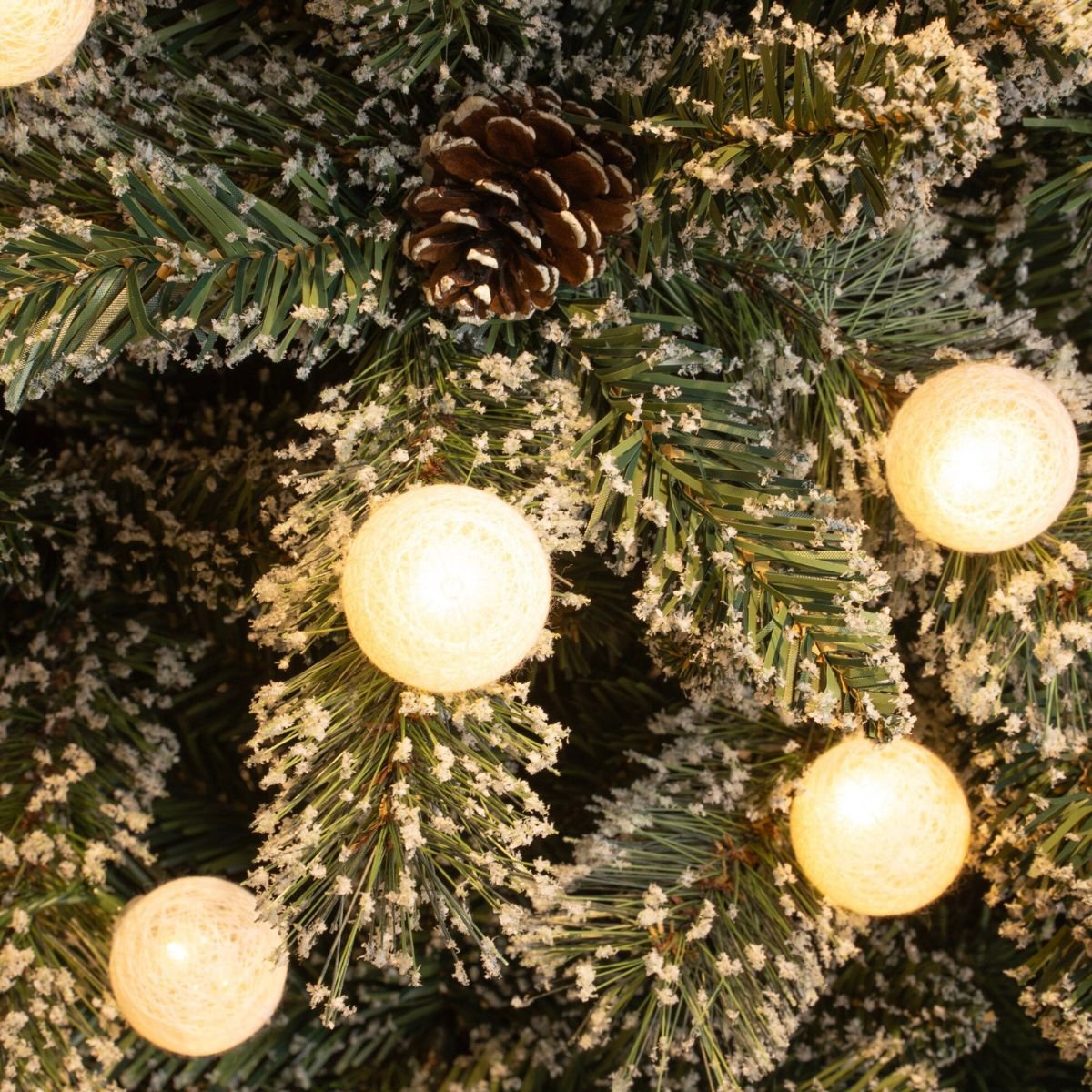 Kunstkerstboom Kaprun Verlicht Groen - 180 cm