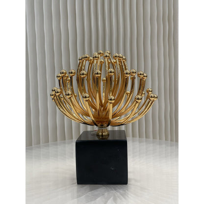Metalen bloemdecoratie goudkleurig