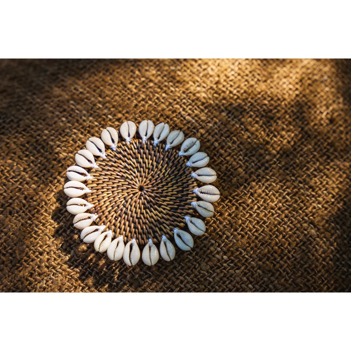 Rattan onderzetter Shell natuurlijk bruin - 15 cm - OutHome