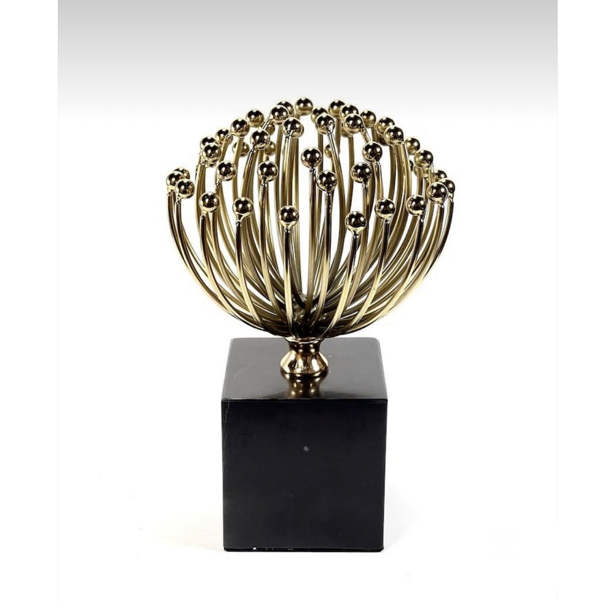 Metalen bloemdecoratie goudkleurig