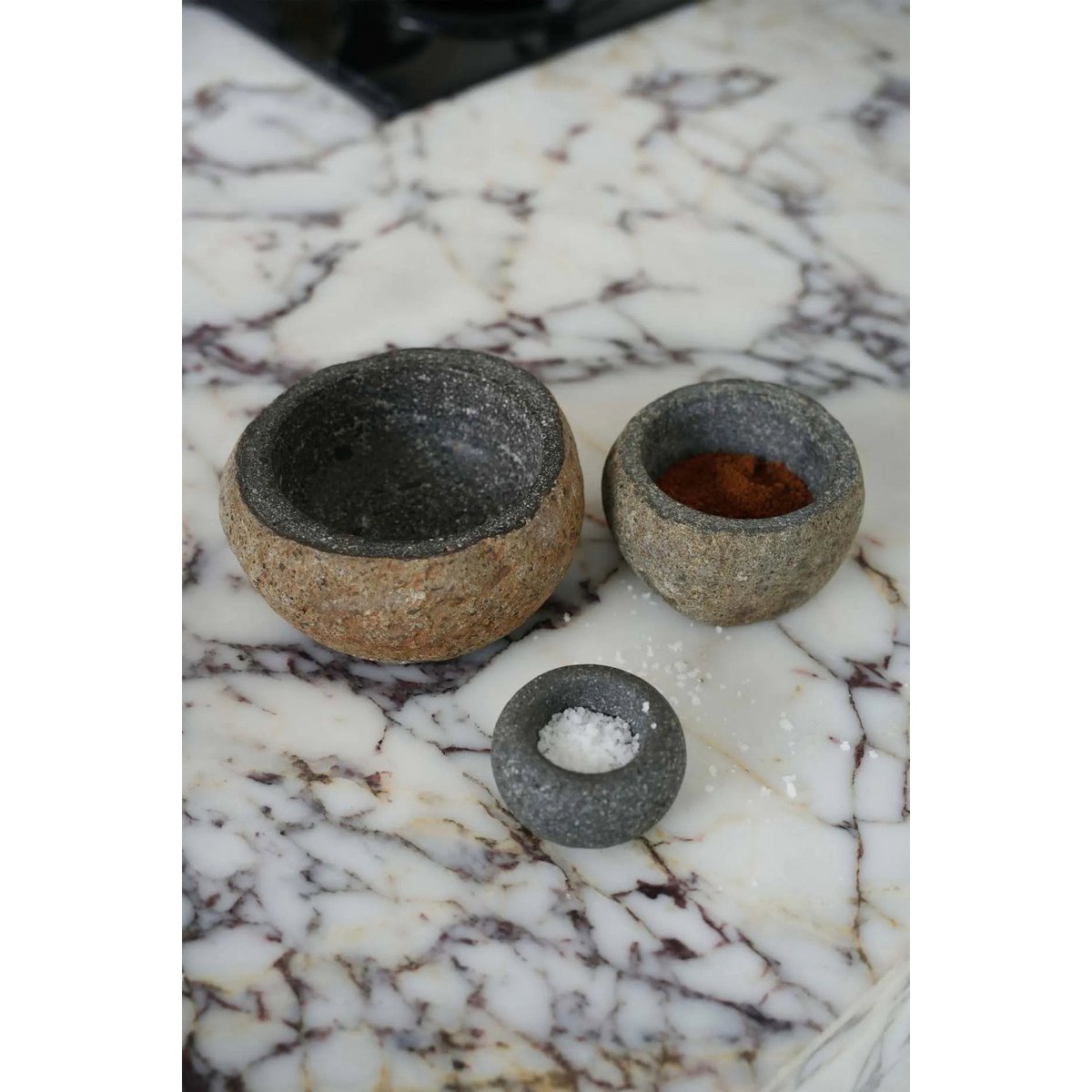 Lavasteen zoutkom Lava stone bowl zwart